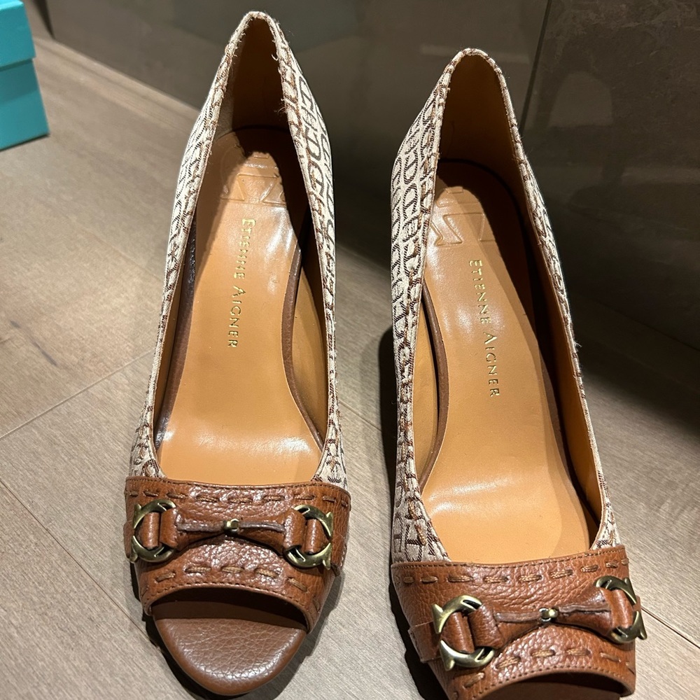 Vintage ETIENNE AIGNER POt MONOGRAM PEEP TOE PUMPS SIZE 7.5 - Picture 2 of 11
